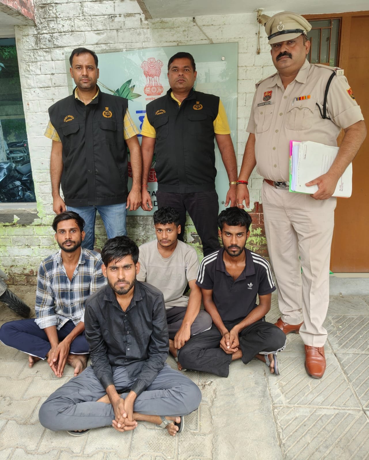 ऑख में मिर्च का स्प्रे कर लूट करने वाले 4 आऱोपी गिरफ्तार