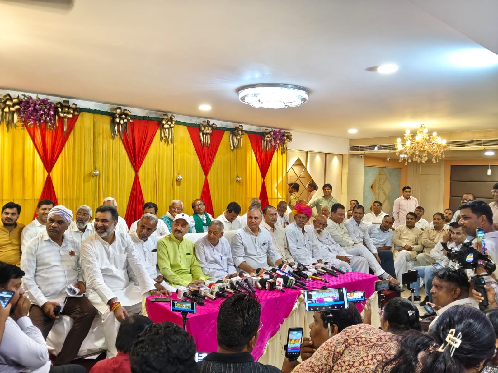 13 जुलाई को गांव अनंगपुर में होगी महापंचायत, लाखों लोग करेंगे शिरकत : विजय प्रताप