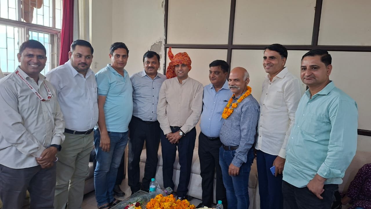 ‘लोकतंत्र के चौथे स्तंभ’ के साथ संवाद को सशक्त बनाएंगे : मुकेश वशिष्ठ