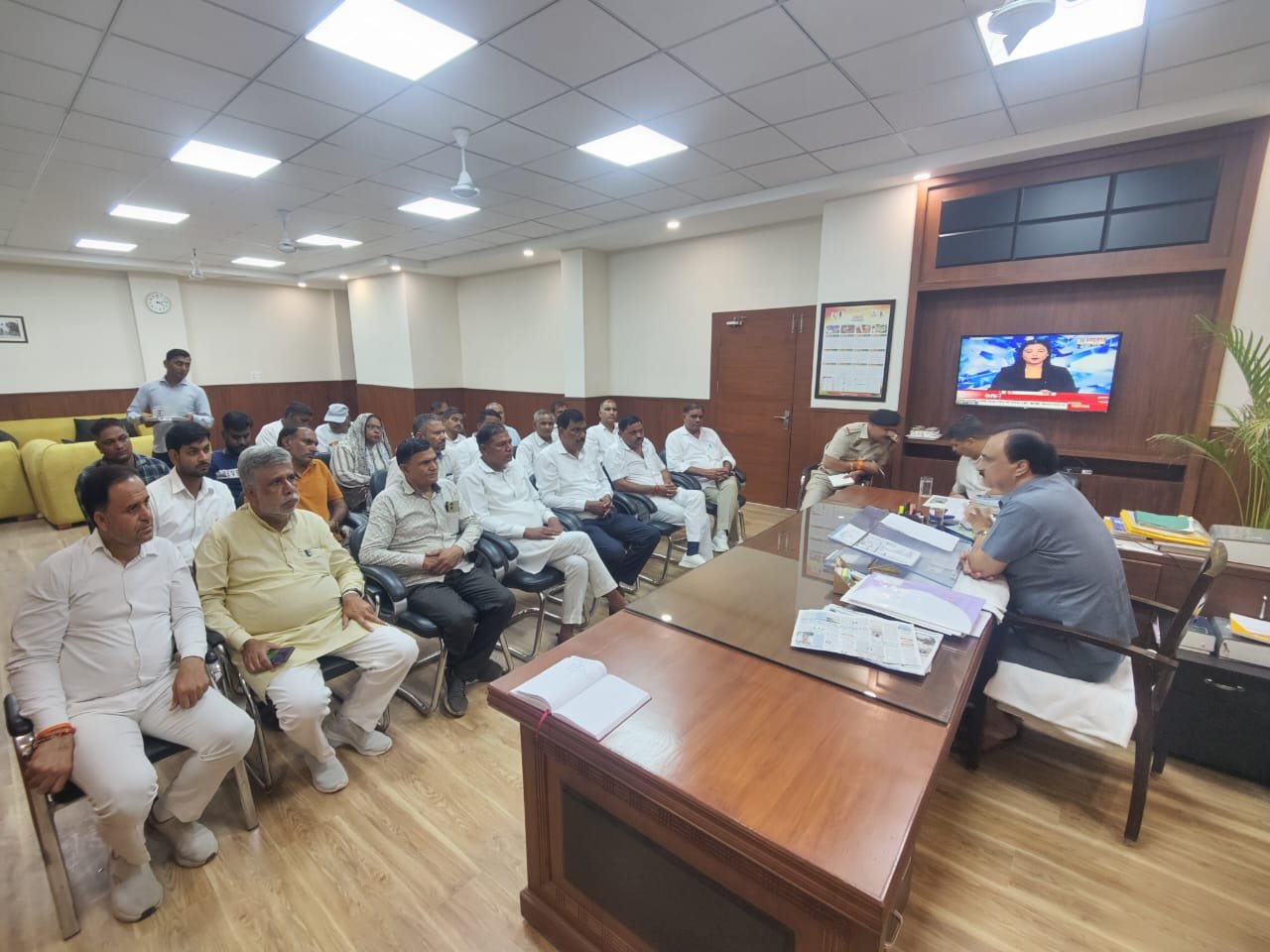 ड्रोन उडाने के संबंध में जनप्रतिनिधियों के साथ पुलिस उपायुक्त बल्लभगढ ने की गोष्ठी, नो फ्लाईंग ड्रोन क्षेत्र घोषित करने के लिए उपायुक्त फरीदाबाद को किया पत्राचार