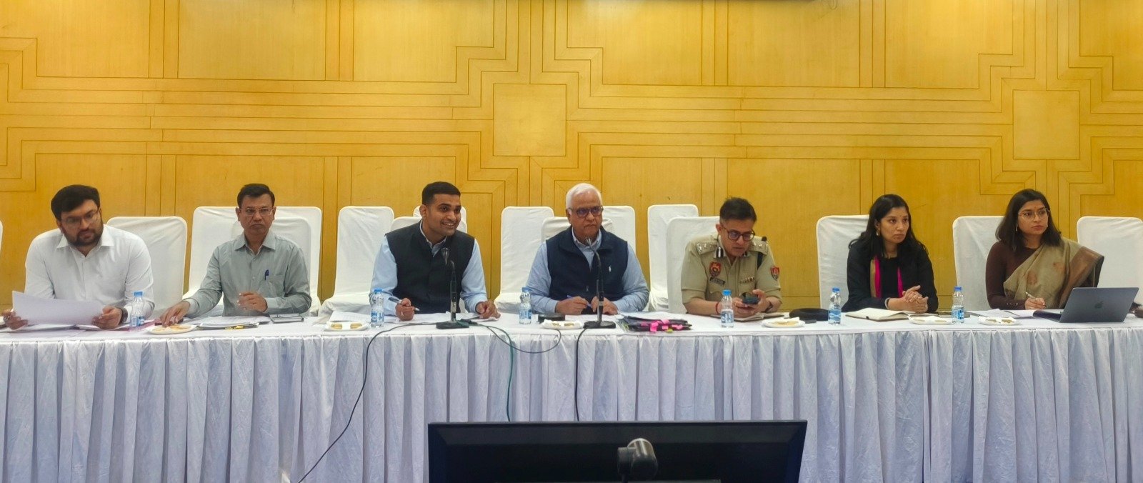 प्रतिभागियों की सुविधा प्रशासन की सर्वोच्च प्राथमिकता : मंडलायुक्त संजय जून