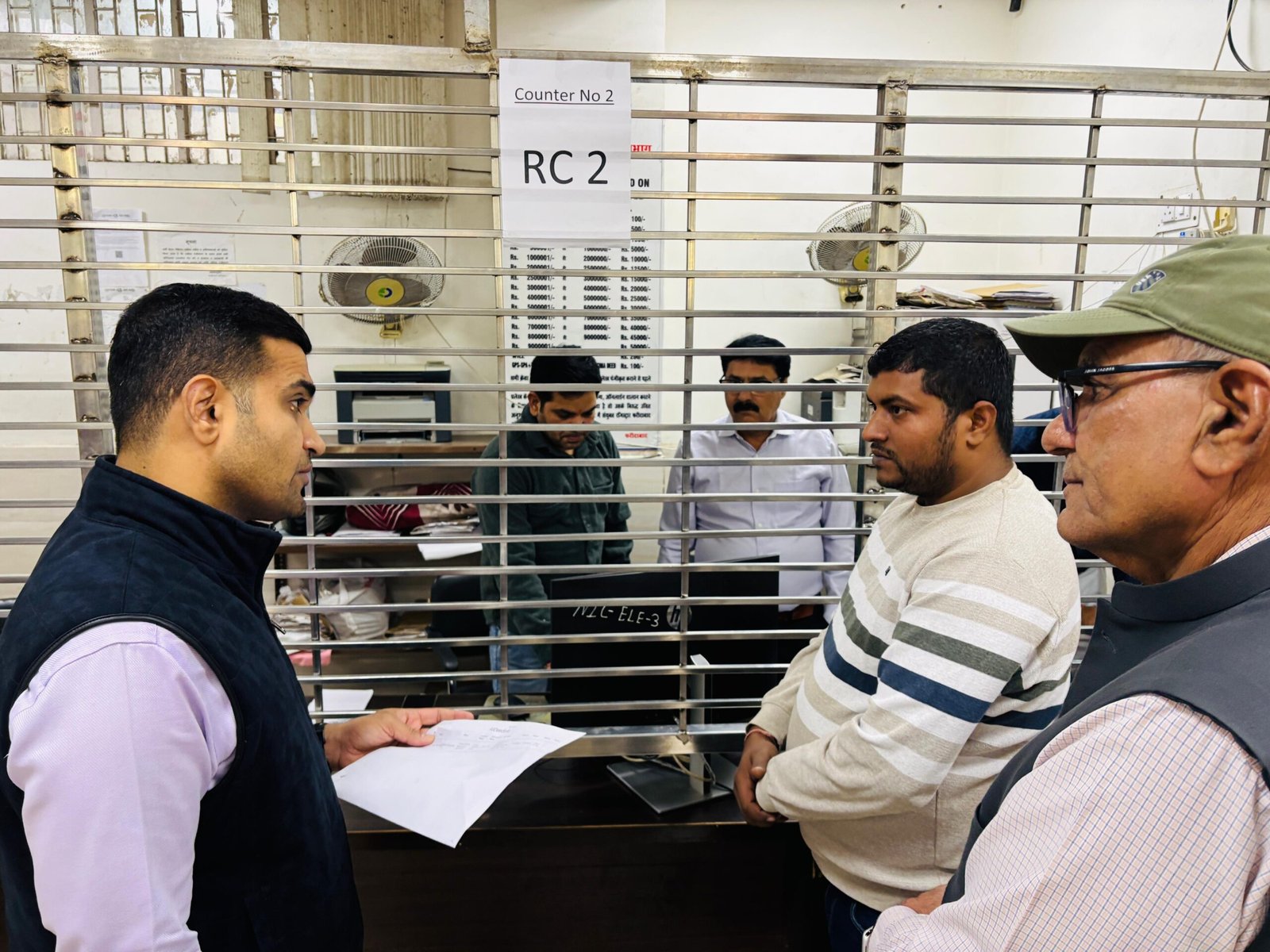 फरीदाबाद, बड़खल और बल्लभगढ़ सहित सभी उप-तहसीलों में हेल्प डेस्क स्थापित होंगी : डीसी विक्रम सिंह