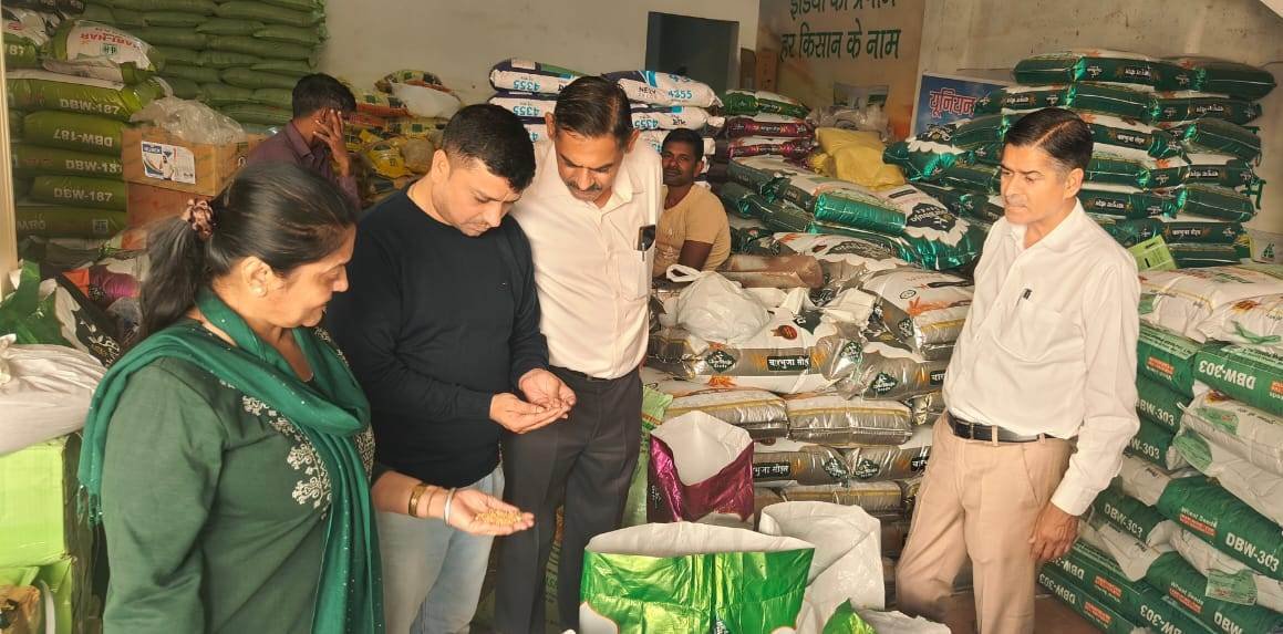 मूल्य से ज्यादा कीमत में खाद बेचने पर होगी कार्यवाही : डॉ. गुलिया