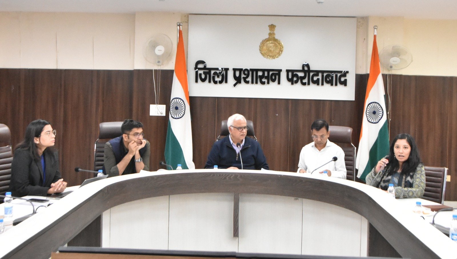 कनेक्टिविटी और सभी व्यवस्थाएं समय पर सुनिश्चित हों : मंडलायुक्त संजय जून