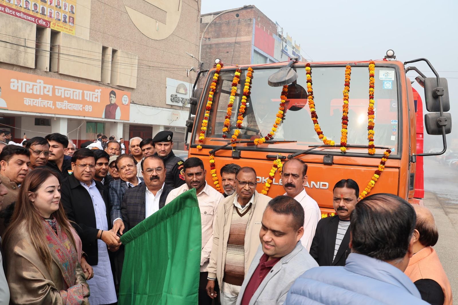 स्वच्छ पर्यावरण से सुरक्षित भविष्य की ओर