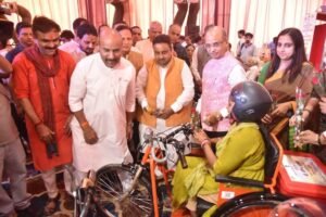 लव कुश रामलीला कमेटी के लालकिला मैदान में दिव्यांगजनों के लिए विशेष मेगा हेल्थ कैंप संपन्न|