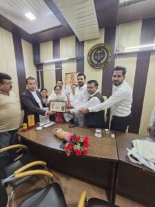 समाजसेवा में उत्कृष्ट योगदान के लिए पुष्पा पाण्डेय, अर्चना तिवारी व सिंधु तिवारी सम्मानित